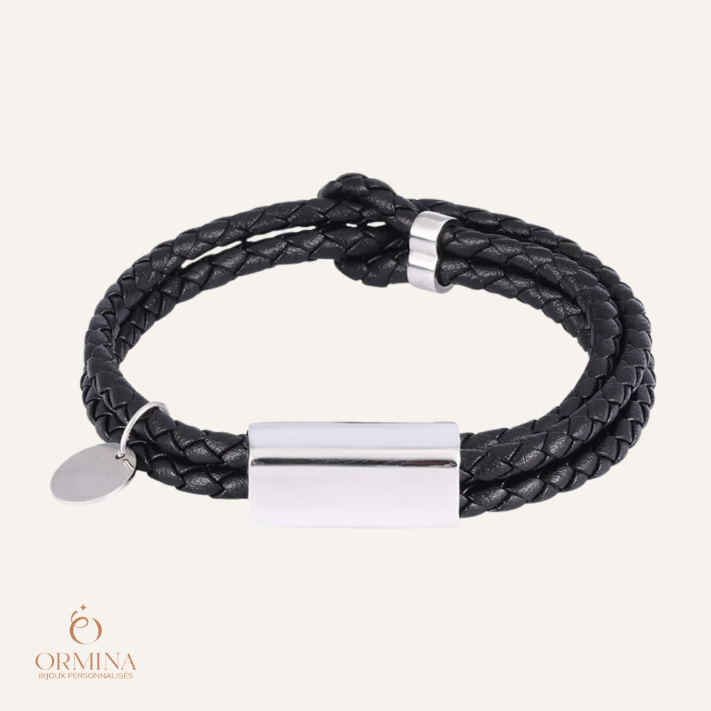 bracelet en cuir tressé plaque et breloque avec gravure