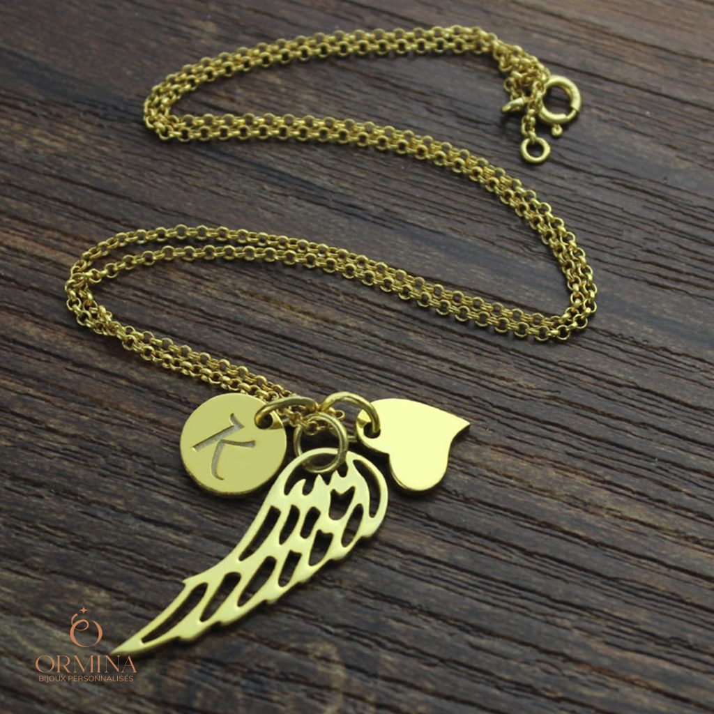 collier aile d'ange personnalisé avec initiale