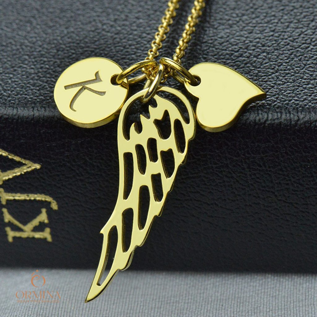 collier aile d'ange personnalisé avec initiale